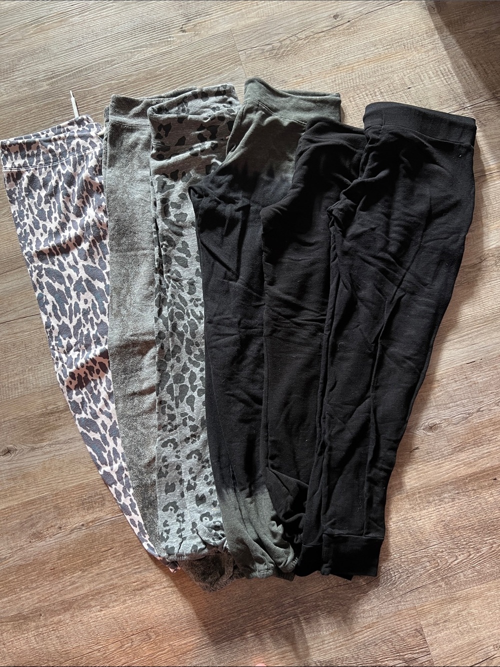 Monrow Women's Mixed Jogger Pack - Black, Olive & Leopard Print